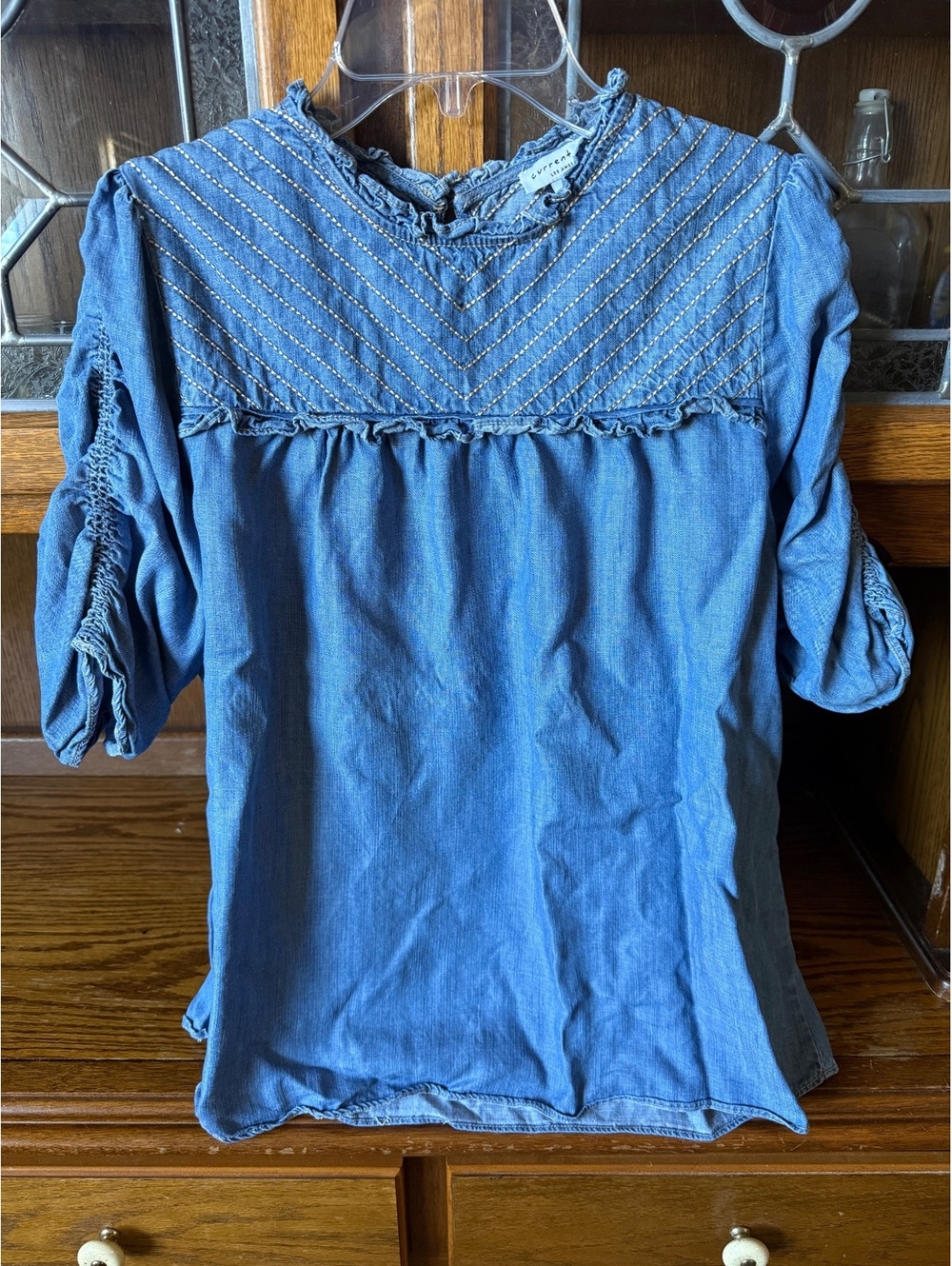 Current Air Los Angeles Chambray Top M Gold Stitch Boho Smocked Sleeve Denim